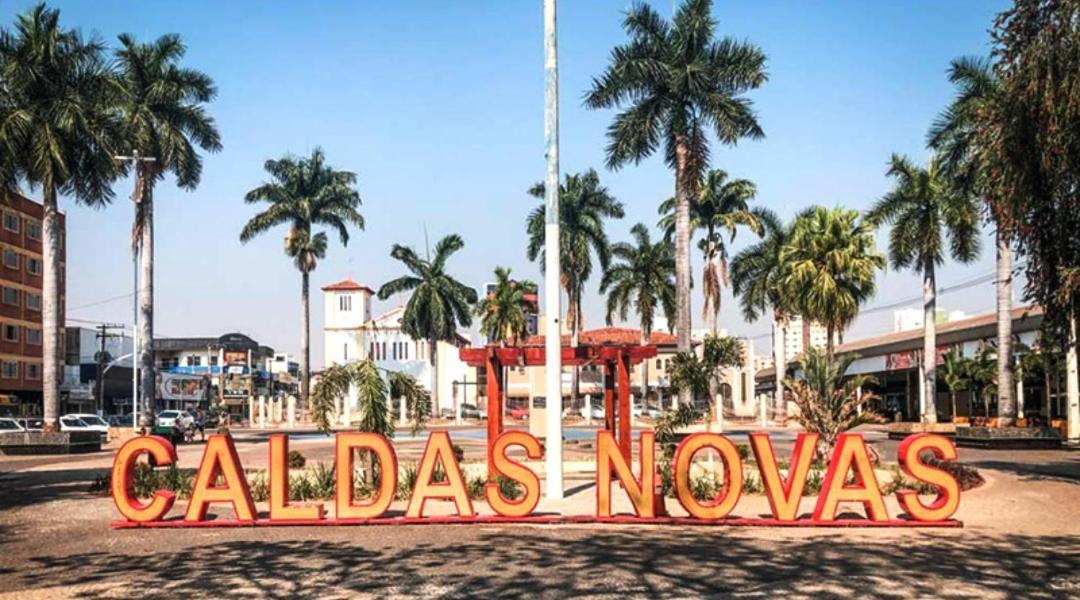Aparthotel Ate 5 Pessoas Andar Com Vista Piscinas 413 Caldas Novas